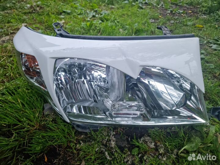 Фары на toyota land cruiser 200 передние