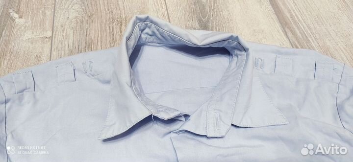 Голубая школьная рубашка под погоны