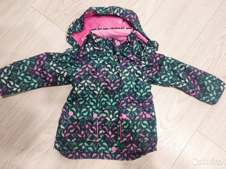 Куртка на девочку 104-110