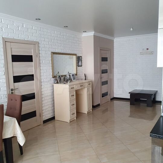 2-к. квартира, 100 м², 3/10 эт.