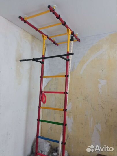 Шведская стенка с турником и брусьями бу