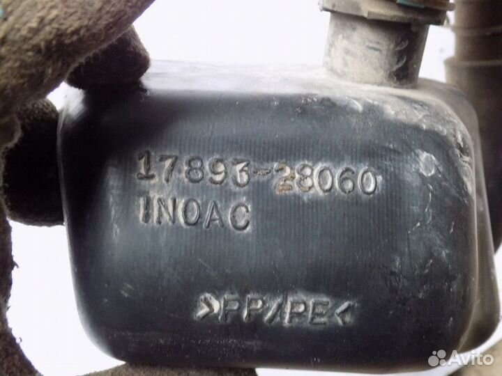 Патрубок воздушного фильтра RAV 4 2006-2013