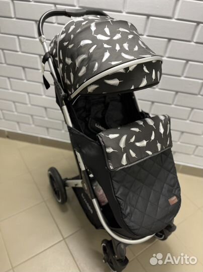 Коляска прогулочная luxmom 609