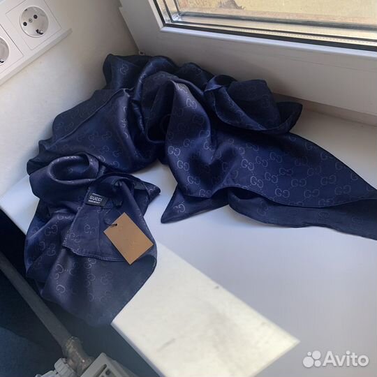 Gucci новый темный синий шелковый платок