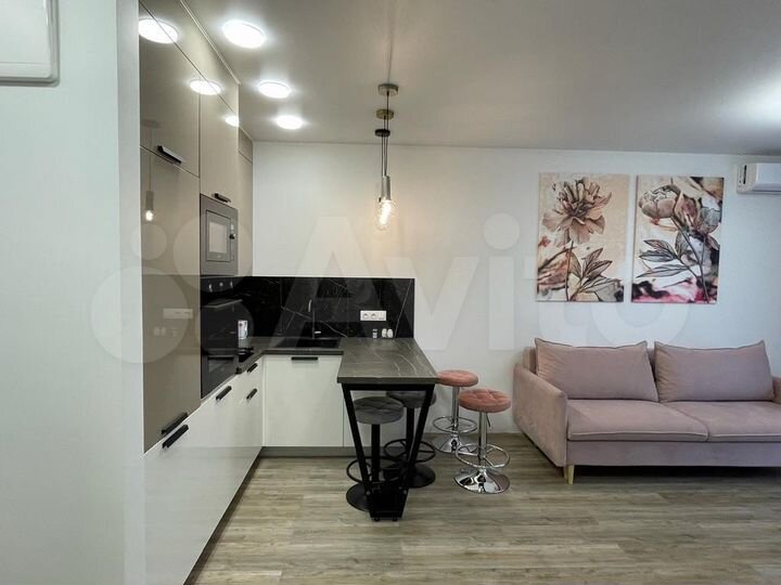 2-к. квартира, 37 м², 3/25 эт.