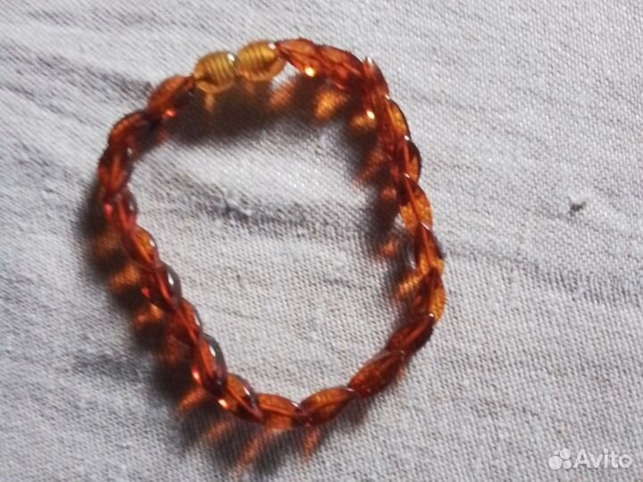 Браслет из коньячного янтаря 19 см