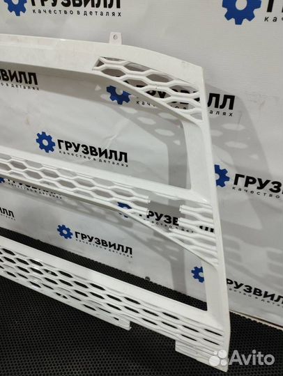 Решетка в бампер Volvo FH5 84235709