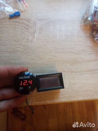 Вольтметр