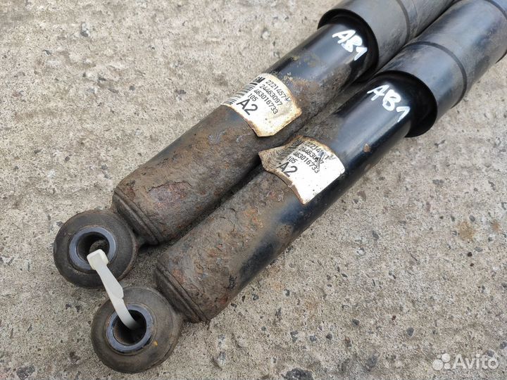 Амортизаторы задние на Opel Astra H 5Д 3Д