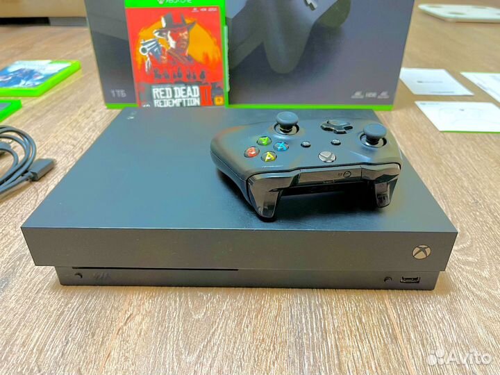 Xbox ONE X 1TB + 1 геймпад + 450 топ игр