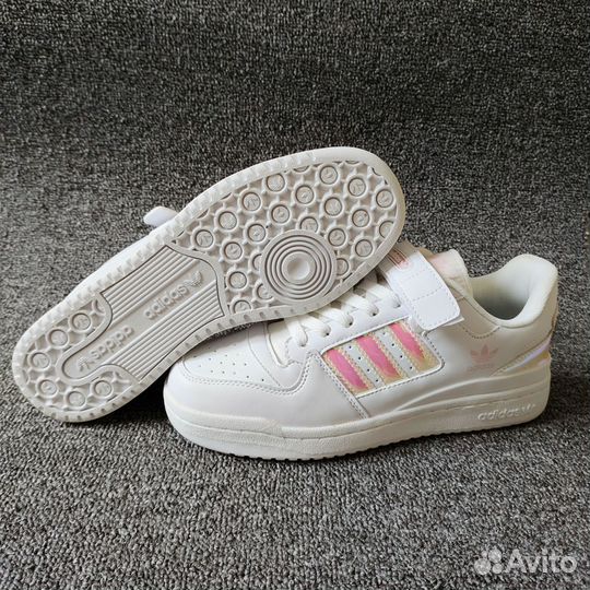 Кроссовки женские adidas новые