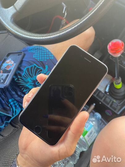 Телефон iPhone 6s