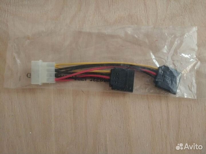Разветвитель для блока питания Molex - SATA