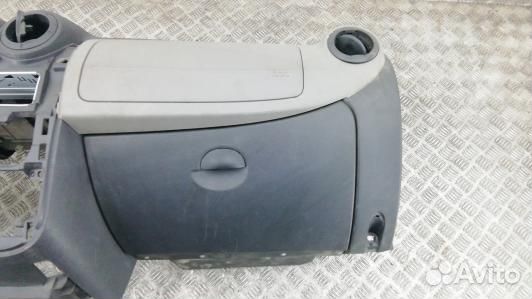 Панель приборов (торпедо) dacia sandero 1 (82A16IS