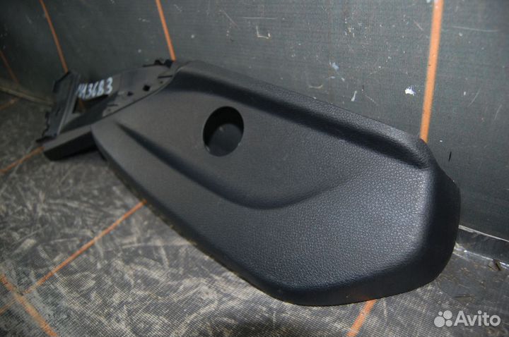 Накладка сиденья левого - Mercedes-Benz C- W205