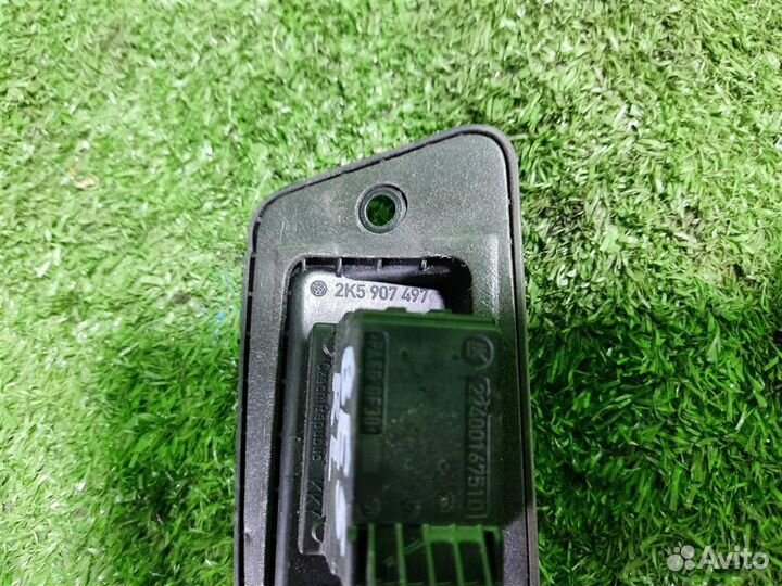 Концевик двери volkswagen Caddy 3 2013