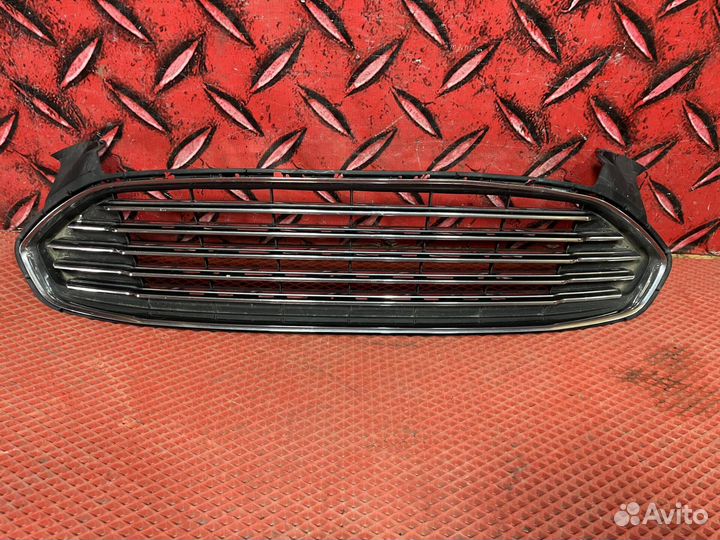 Решетка радиатора Ford Mondeo 5
