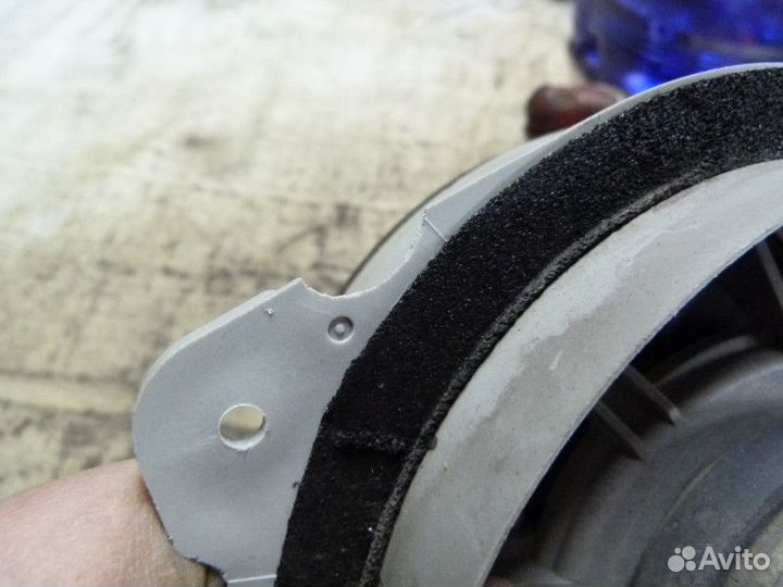 Динамик Toyota RAV 4 2000-2005