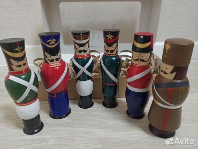 Солдаты игрушка новые ручная работа сувенир подаро