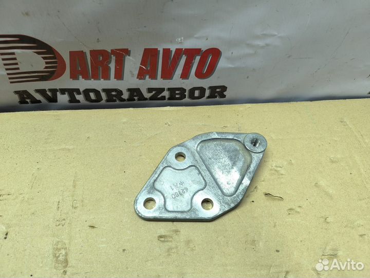 Кронштейн крепления заднего редуктора Toyota Rav 4