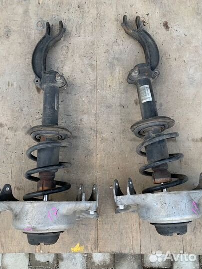 Стойка подвески передняя Audi A4 B8 2.0 CDN