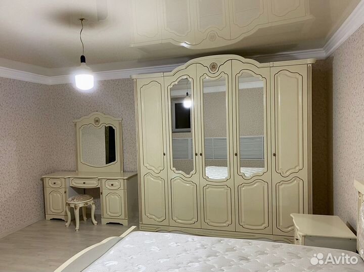 Спальный гарнитур