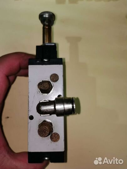 Пневмораспределитель camozzi