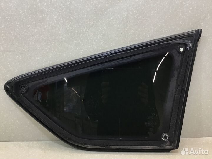 Стекло кузовное глухое левое Ford Kuga 2012