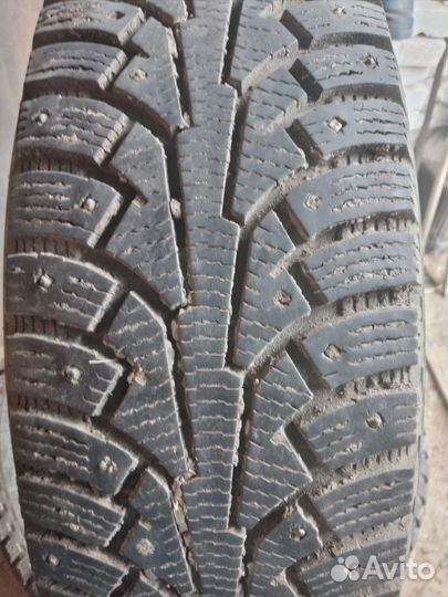 Yokohama BluEarth AE01 215/60 R16