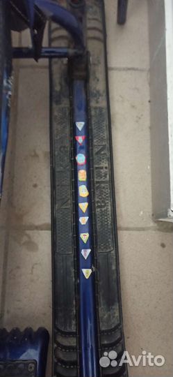 Снегокат с ручкой и колесами ника