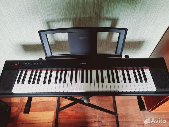 Цифровое пианино Yamaha piaggero NP-11