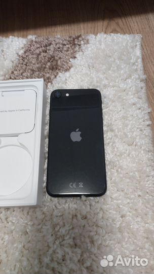 iPhone SE, 64 ГБ
