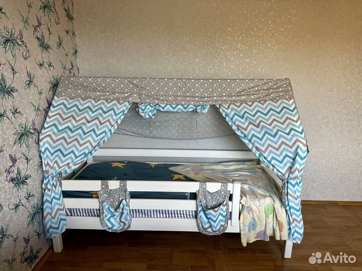 Детская кровать домик с матрасом