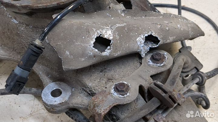 Ступица (кулак, цапфа) левая передняя BMW 5 F10