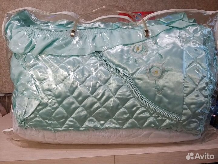 Комплект из атласного (стегонного) покрывала
