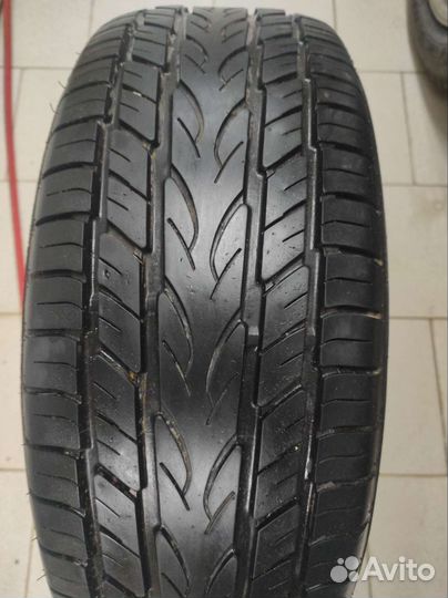 Yokohama S318 235/60 R16