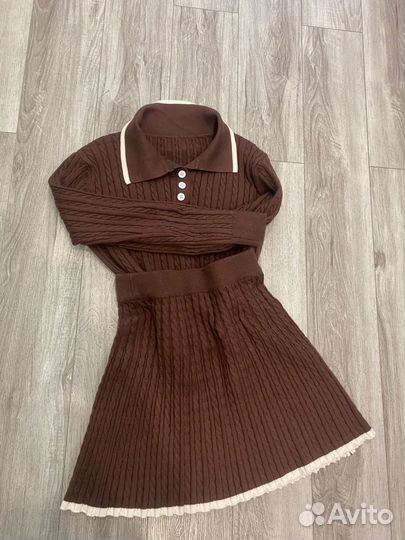 Вязаный костюм с юбкой