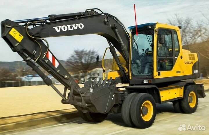 Стекло правое у стрелы на экскаватор Volvo EW 145