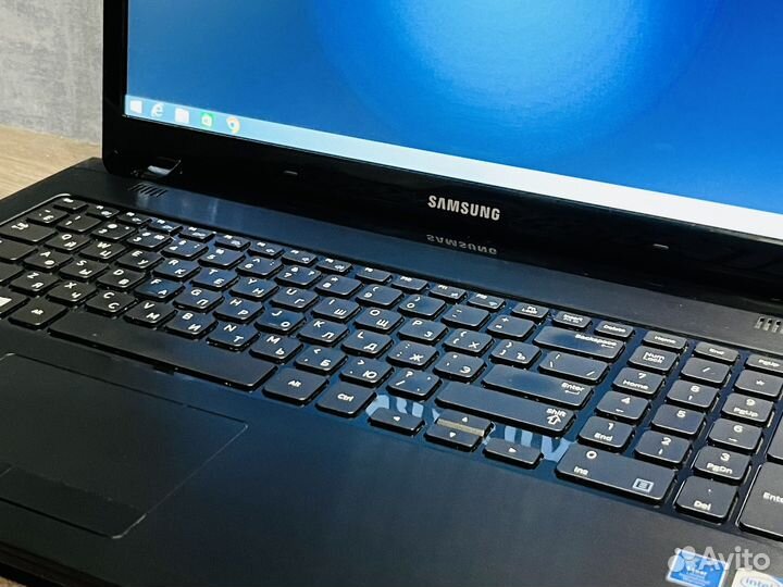 Ноутбук Samsung 17,3“ для работы и серфинга