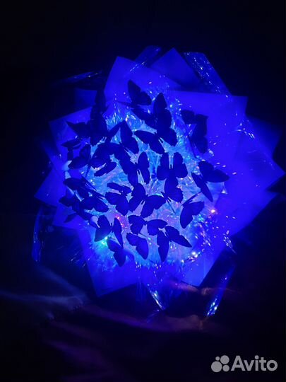 Букет из бабочек со светодиодной лентой