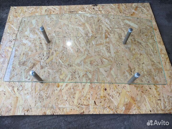 Стеклянная подставка под тв