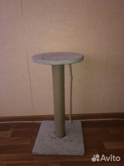 Когтеточка столбик с сидением