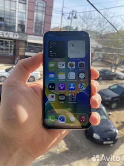 iPhone X, 64 ГБ