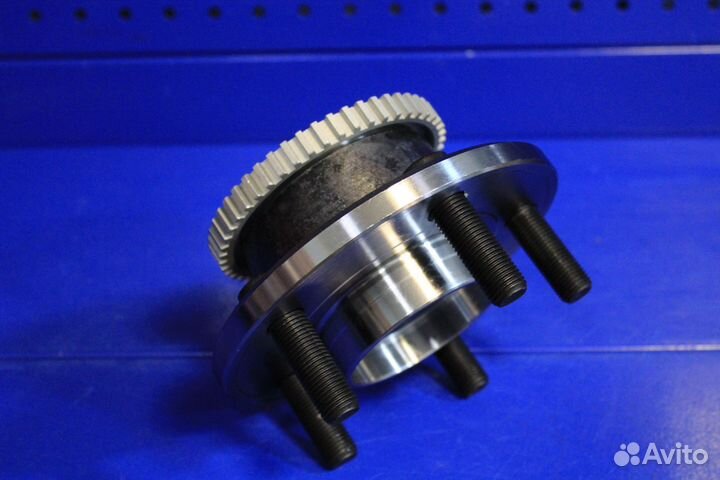 Ступица передня Ford Mustang