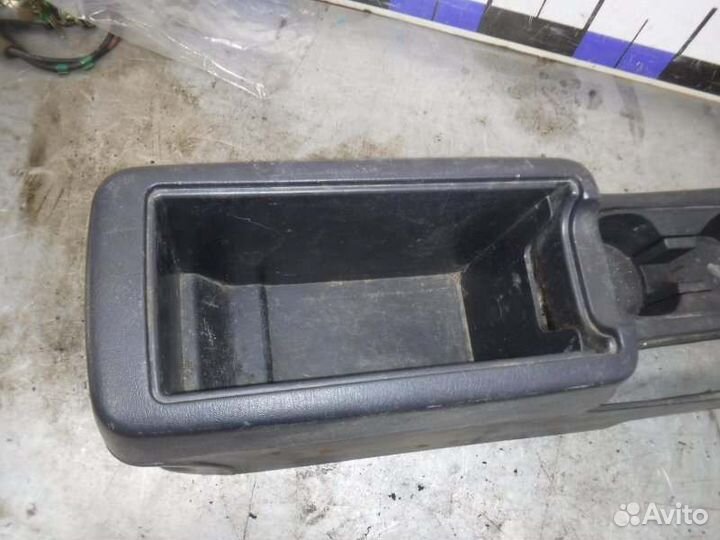 Консоль между сидений Nissan Ad QG15 2000