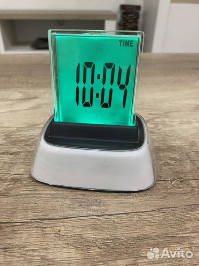 Прикроватные часы