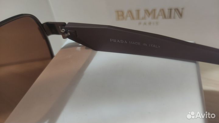 Солнцезащитные очки Prada