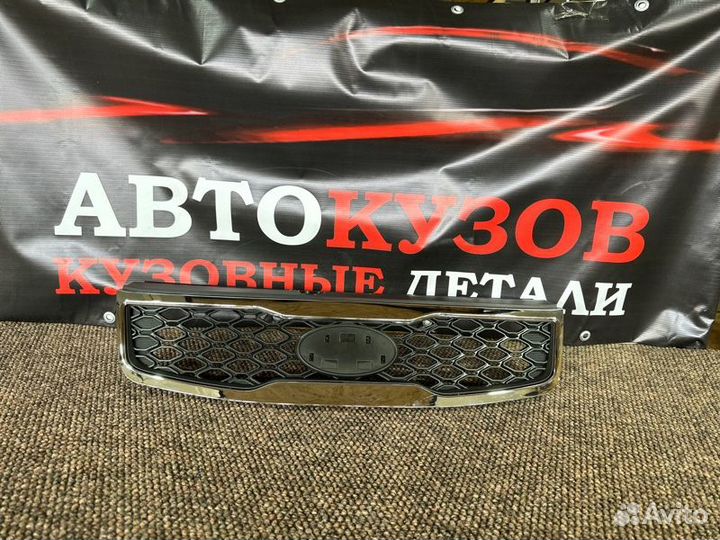 Решетка радиатора передняя Kia Rio 2009-2011