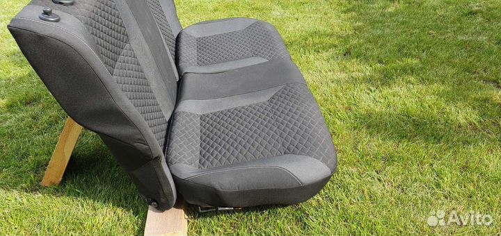 Сиденья комплект оригинал на polo