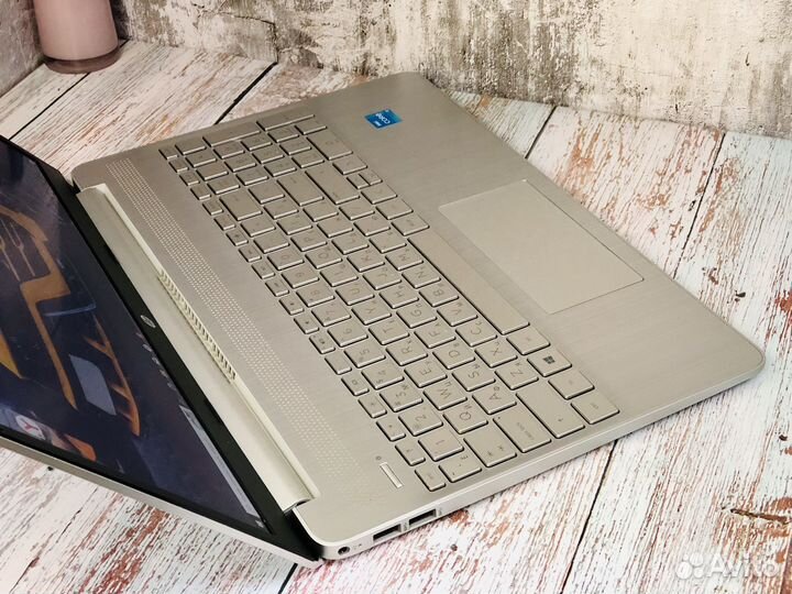 Мощный ноутбук HP/Соrе-i3/8GB/SSD/IPS/FullHD